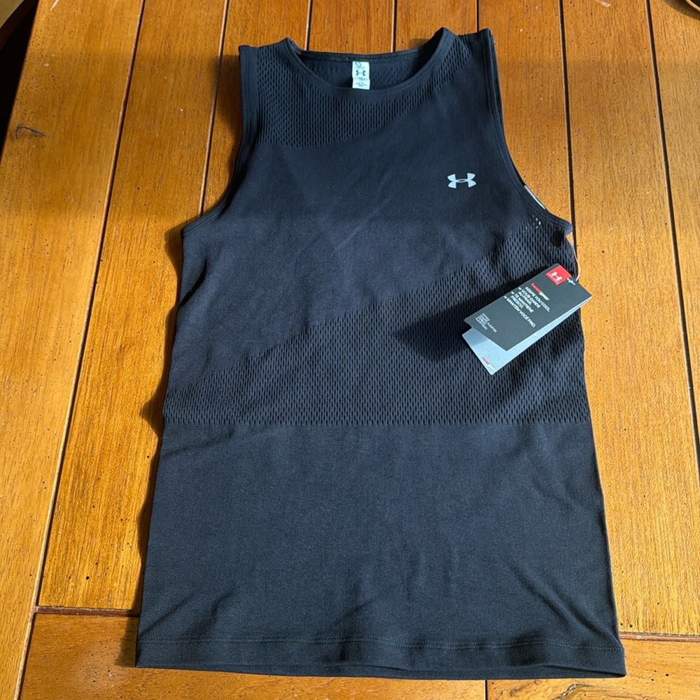 Under Armour Womens SM Tank Top T-Shirt Heatgear Workout Polyester Blend